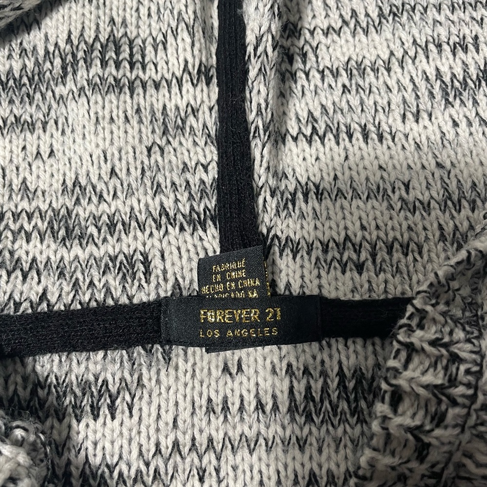 Forever 21 grey hooded sweater - Picture 6 of 7